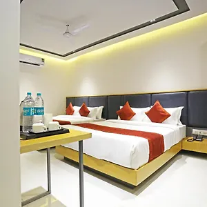 *** Hotel Apple - Near Delhi Airport With Free Airport Transsfer India